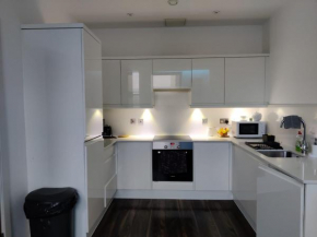 Lovely 2 bedroom and 2 bathrooms apartment in Central Milton Keynes.